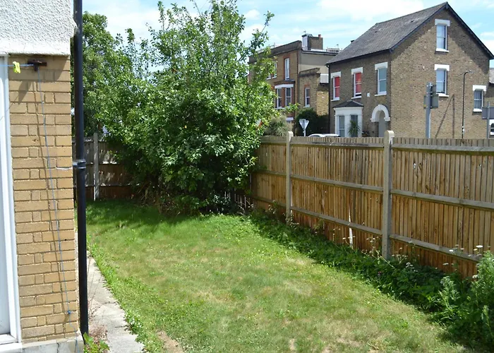 Nice 3 Bedroom House Wimbledon