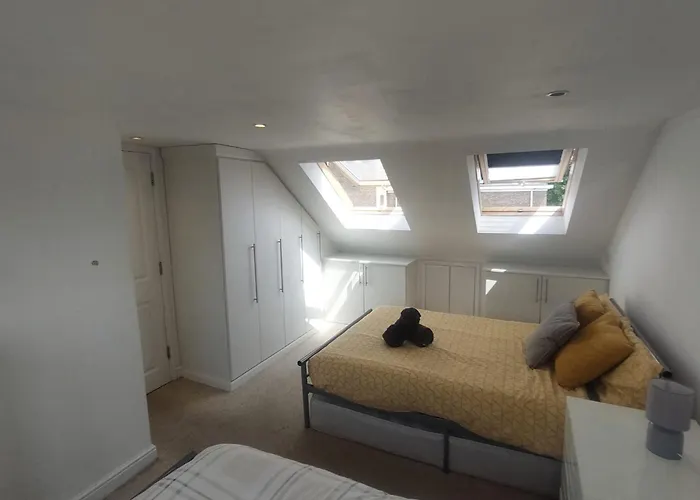 Nice 3 Bedroom House Wimbledon