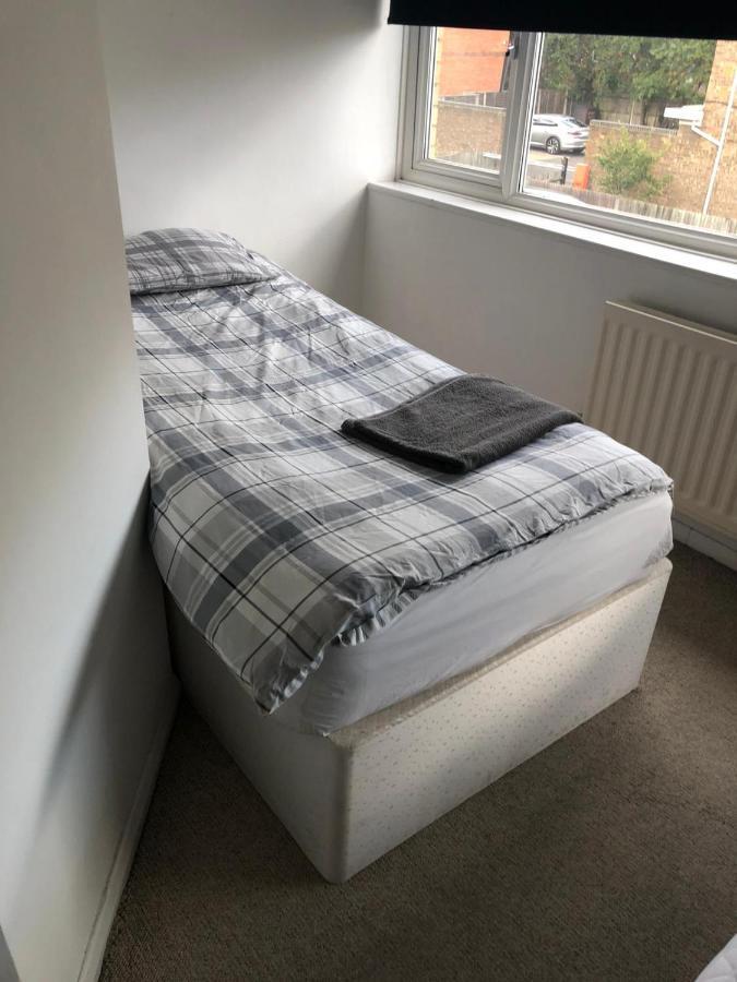 Дом отдыха 3 Bedroom House Wimbledon Лондон